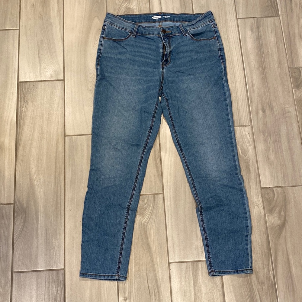 Old Navy super skinny mid rise ankle jeans size 10